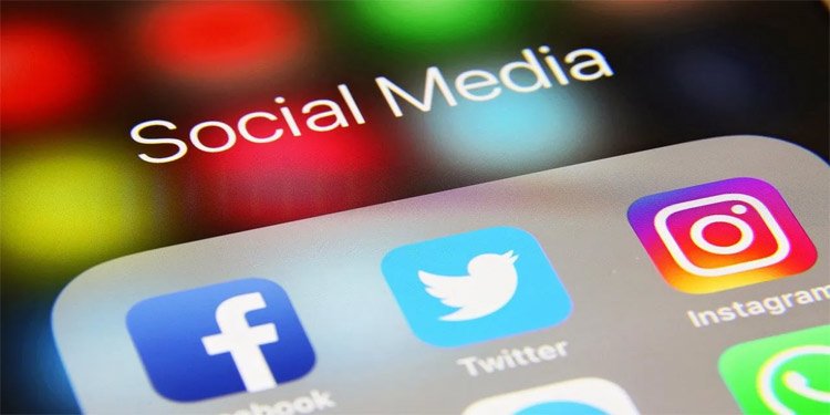 भारत में कल से क्यों बंद हो सकते हैं Facebook, Twitter ...